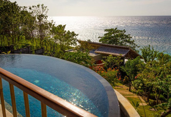 Private pool with sea view at Aquamarine Beach Villas in Bali