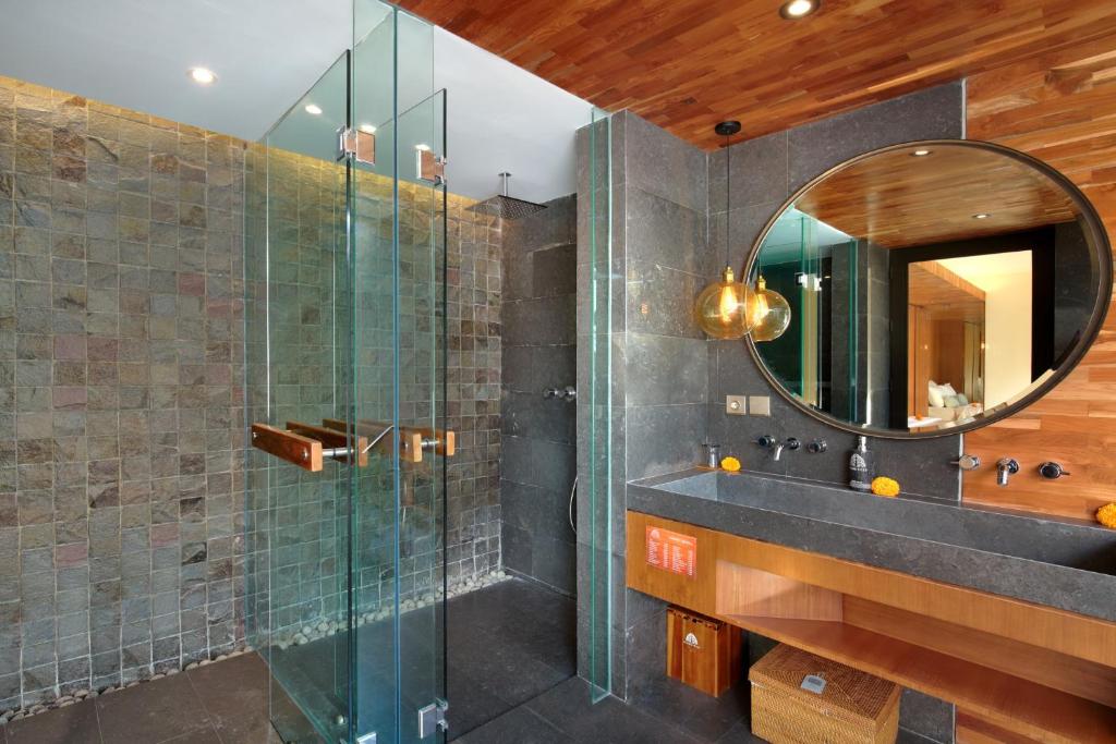 Shower with wash room at Ayona Villa
