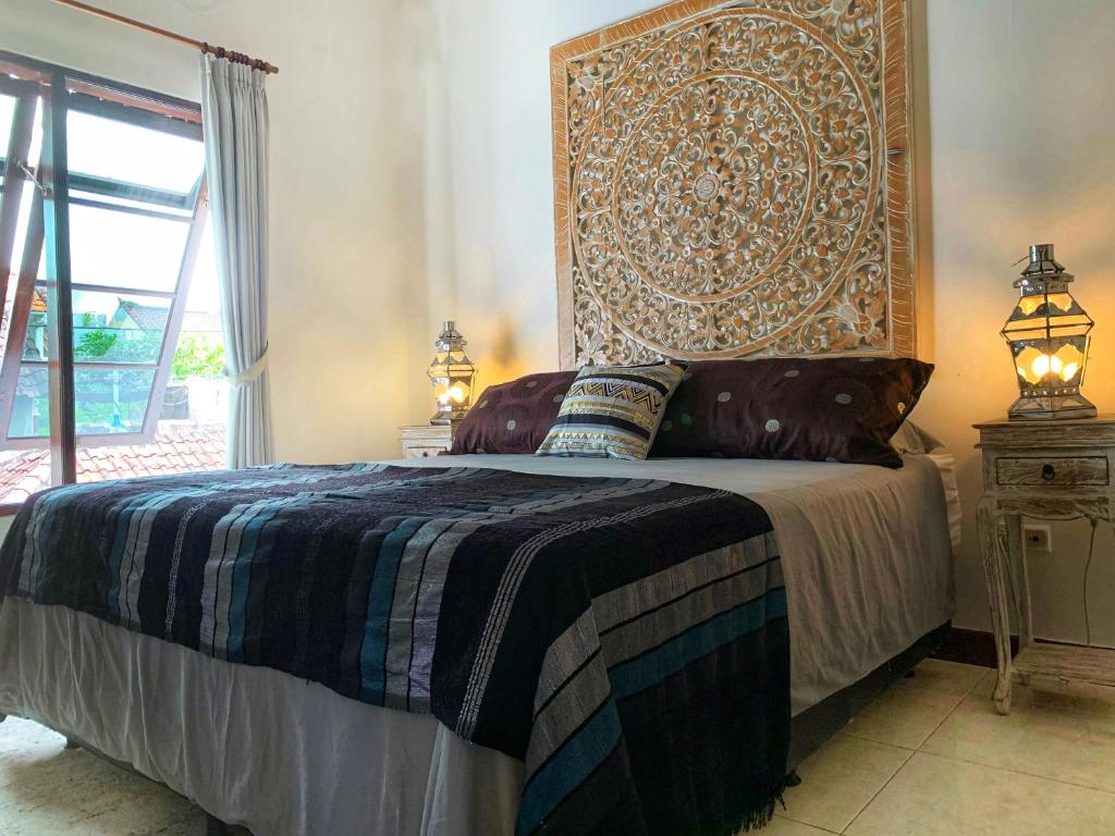 Ac with bedroom at Charming and Spacious Villa