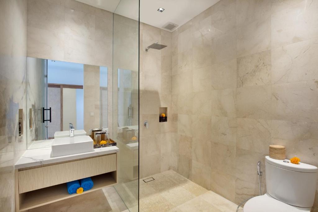 Shower with Bathroom at Eight Palms Villa