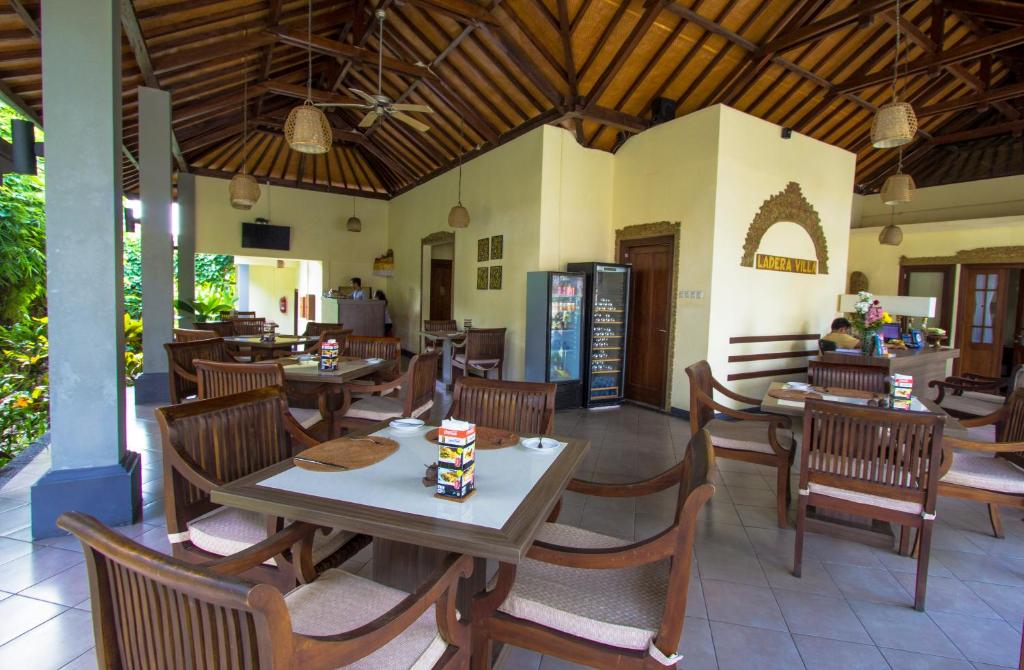 Dinning area at Ladera Villa Ubud