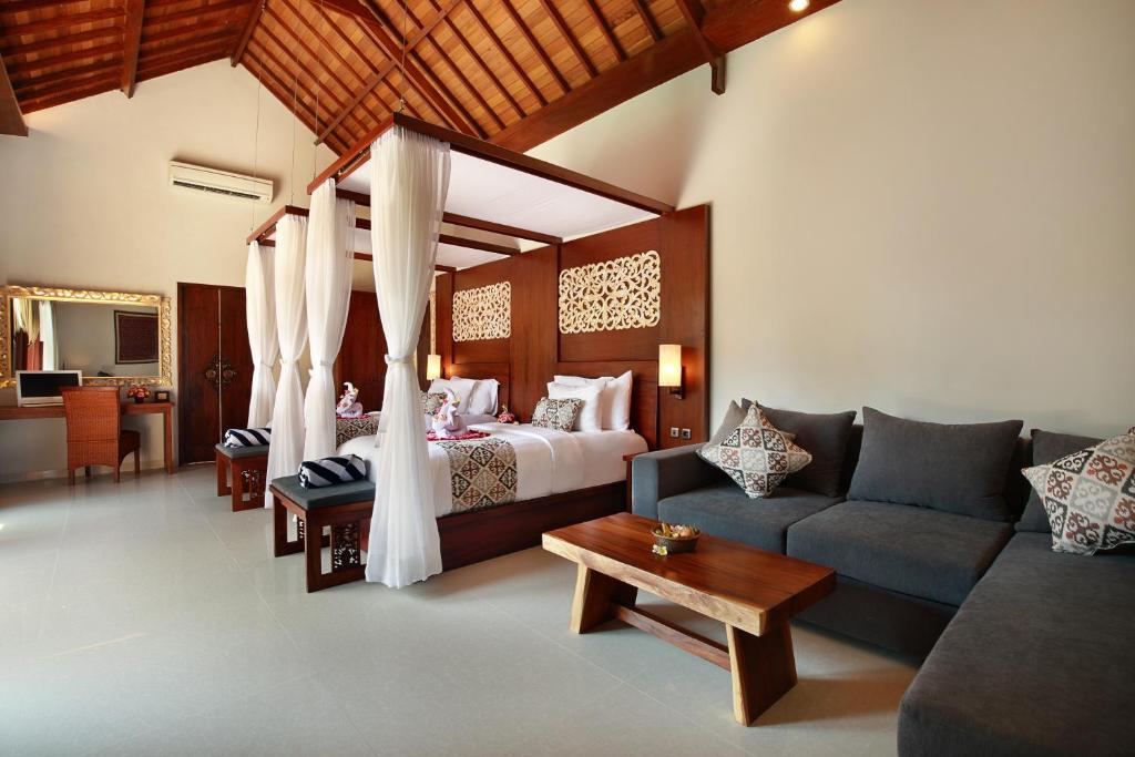 Bed with sofa at Lumbini Luxury 