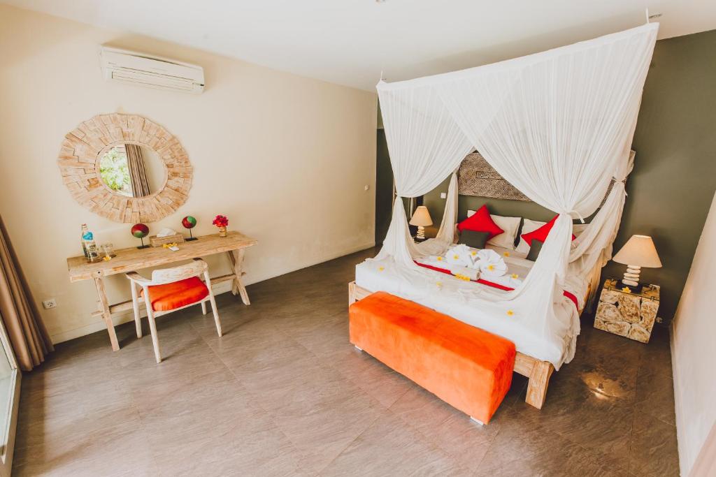 Bedroom with AC at Maylie Bali Villa