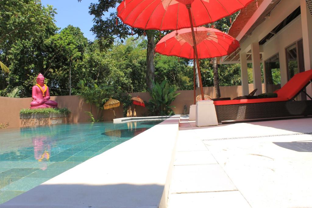 Side pool at Maylie Bali Villa