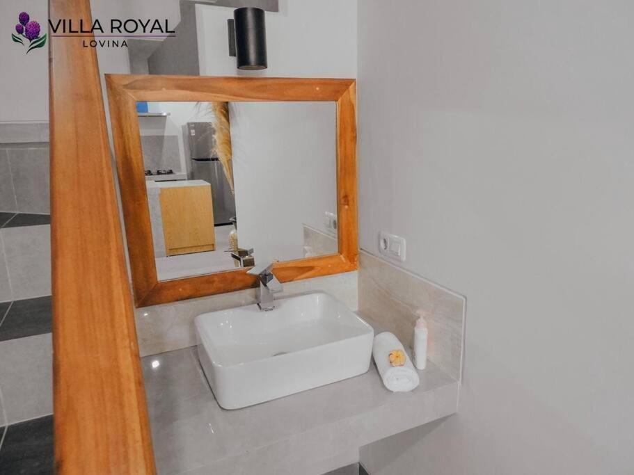 Wash room at Villa Royal Lovina