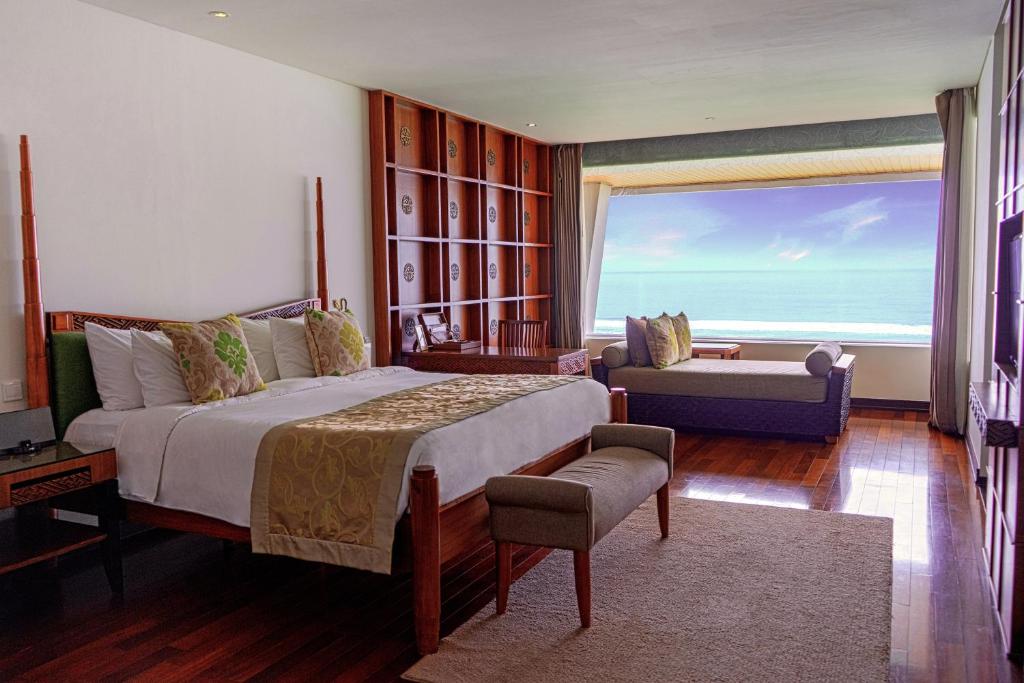 Twin bed at Samabe Bali Suites & Villas