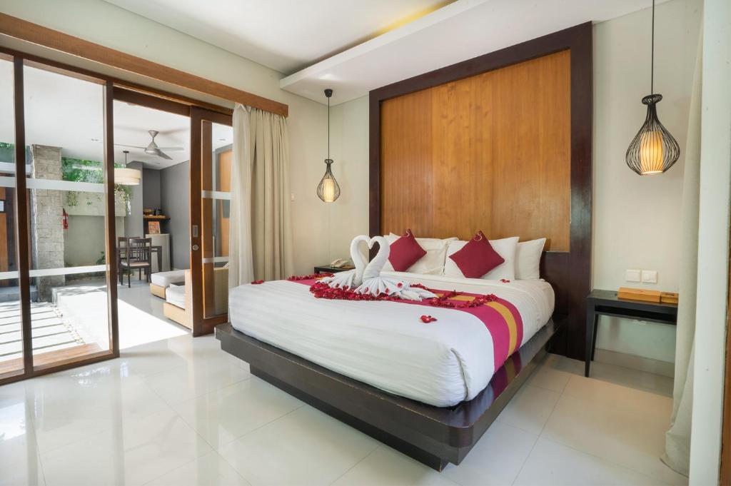 Bedroom with AC at Samaja Villas
