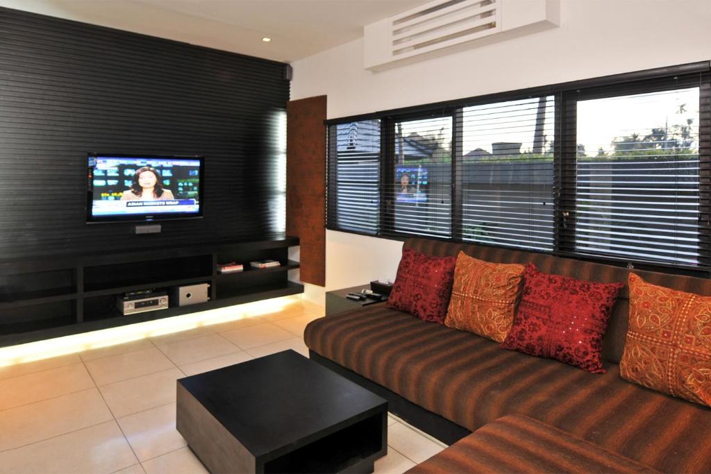 Living area with AC at Villa Samudra Raya