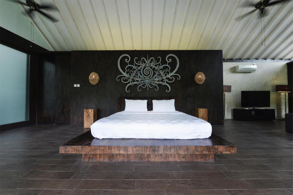 Long bed at Sandhya Villa 