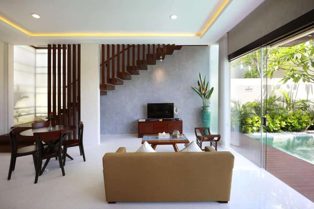 Living hall with Tv at The Miracle Villa Nusa Dua