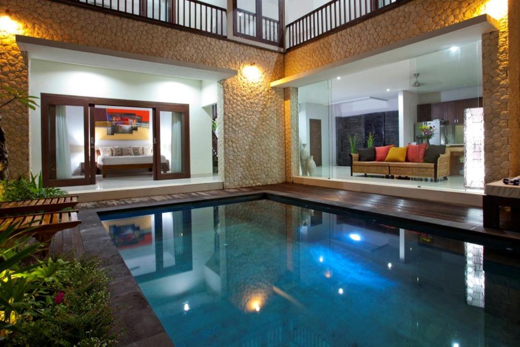 Swimming pool at Villa Rendezvous Bali