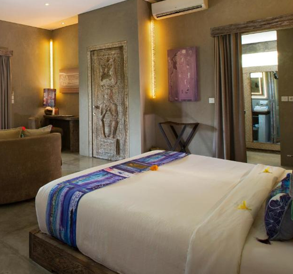 Traditional bedroom