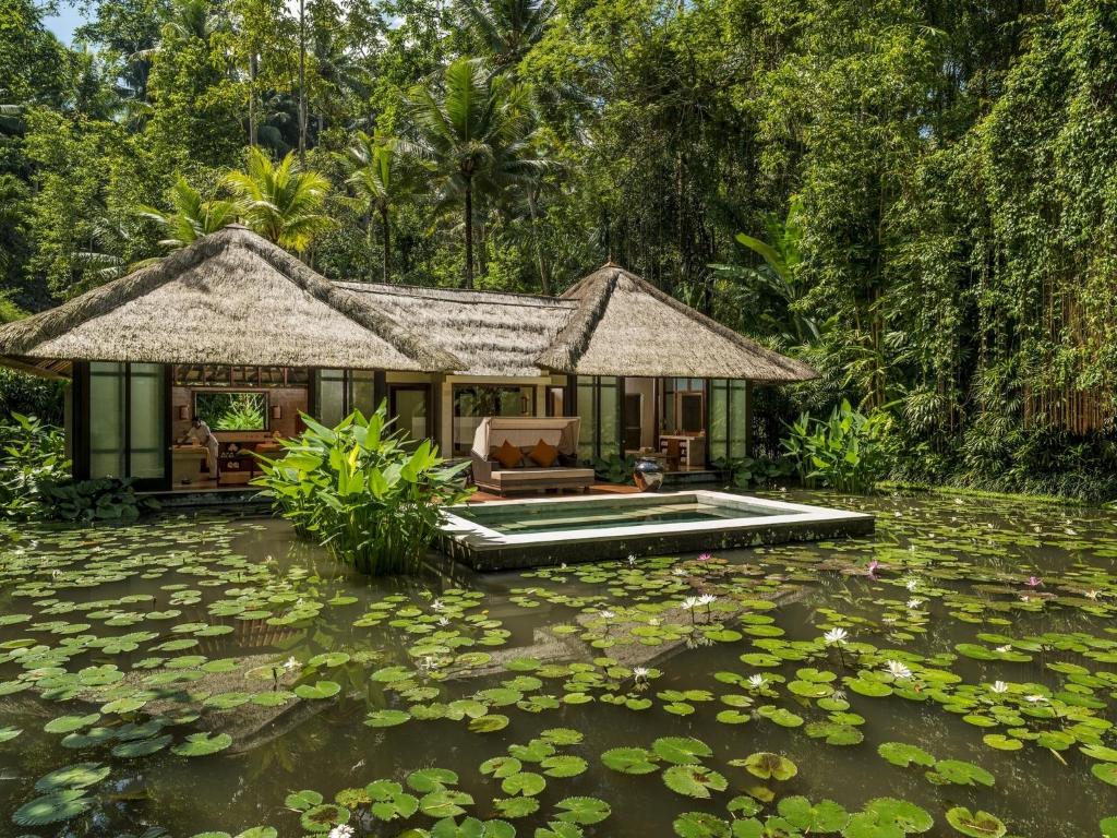 four seasons_floating_villa
