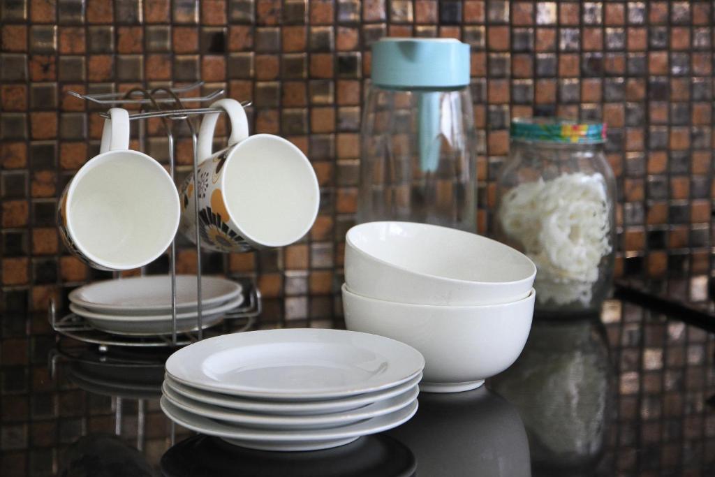 wina villa kitchen dishes