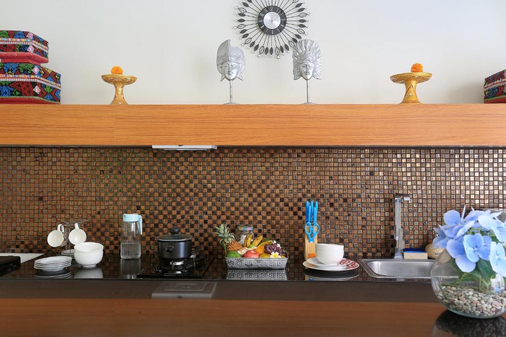 wina villa kitchen overview