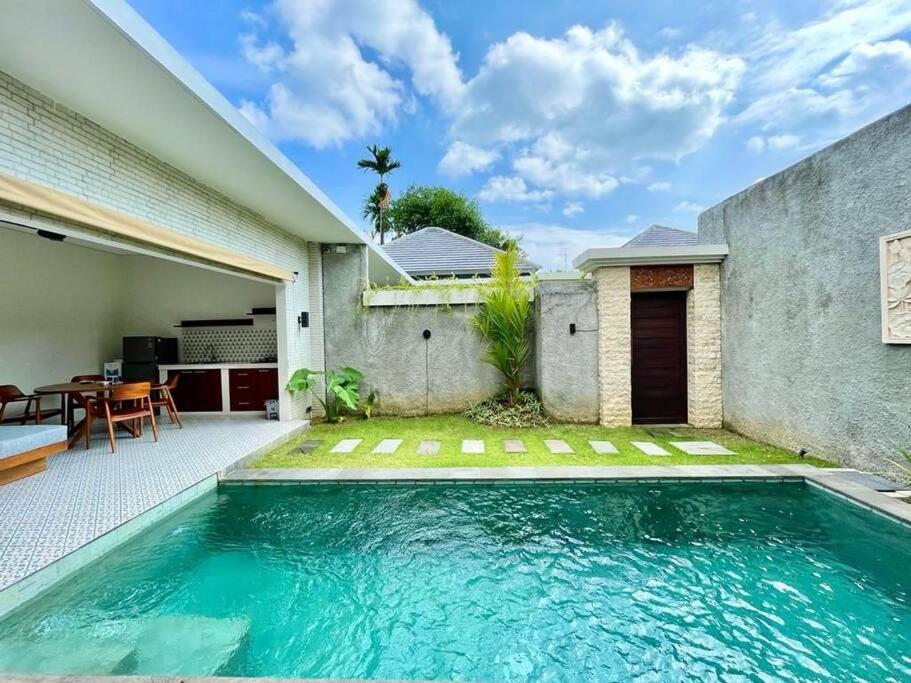 livin villa private pool