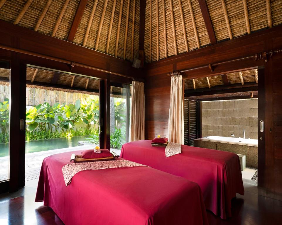 kayumanis villa massage