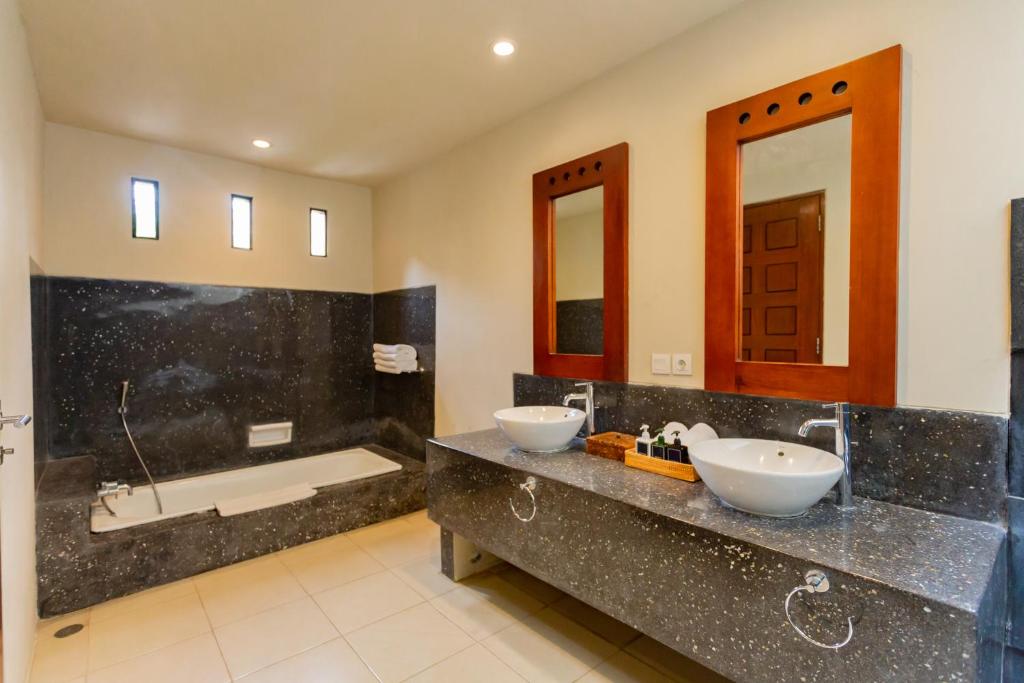 mutiara villa bathroom 1