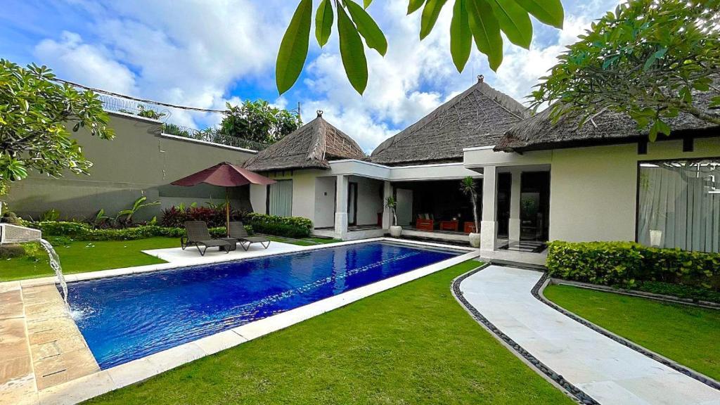 mutiara villa pool