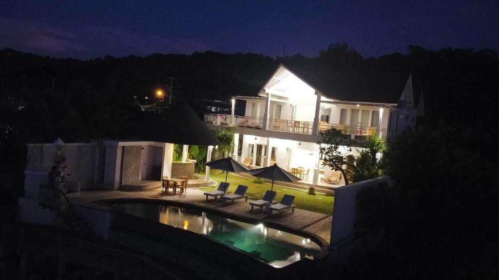 ceningan beachside_night view