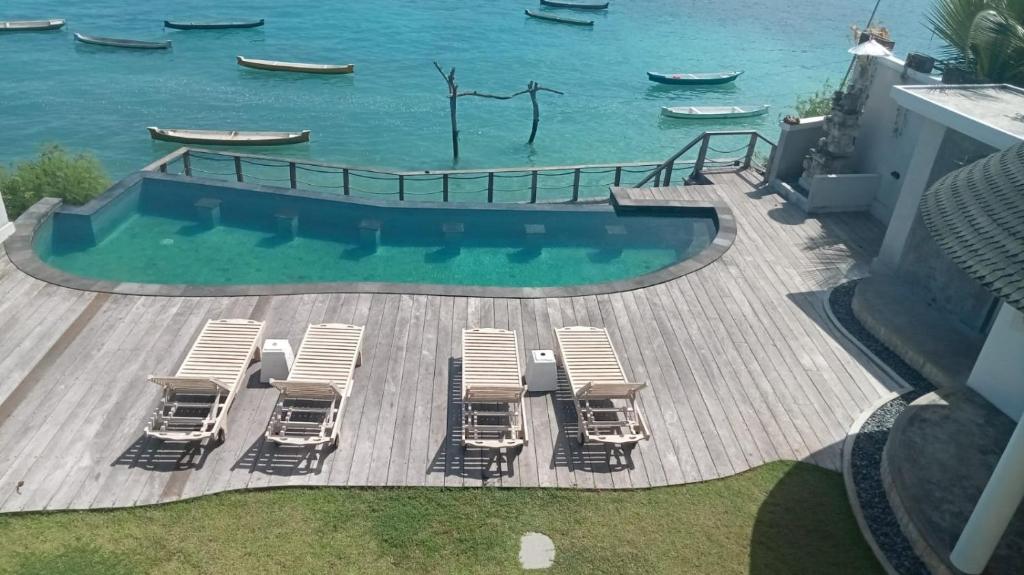 ceningan beachside_pool top view