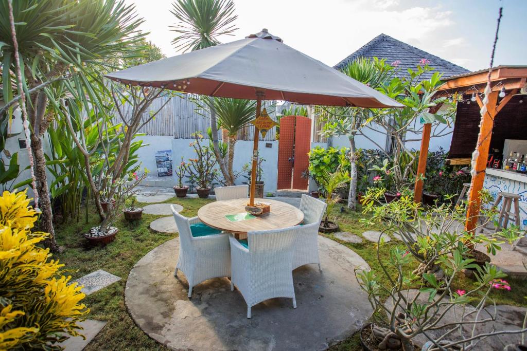svaha villas garden dining