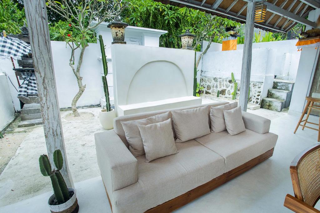 puncak villa lounge area