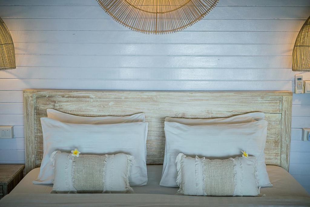 puncak villa romantic seating