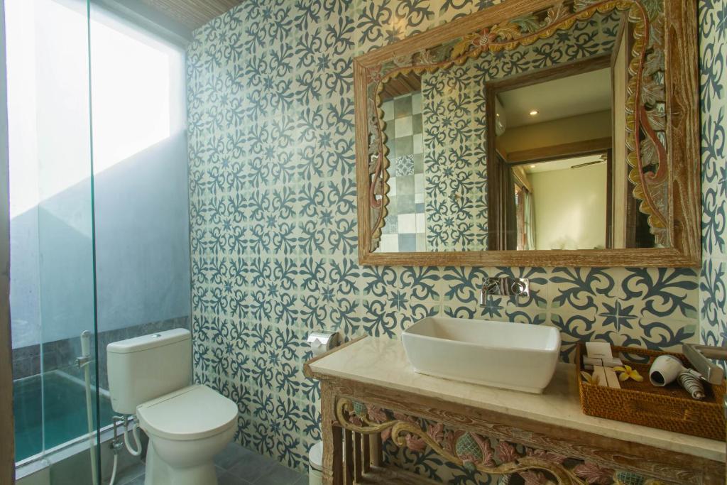 sari dana villa bathroom