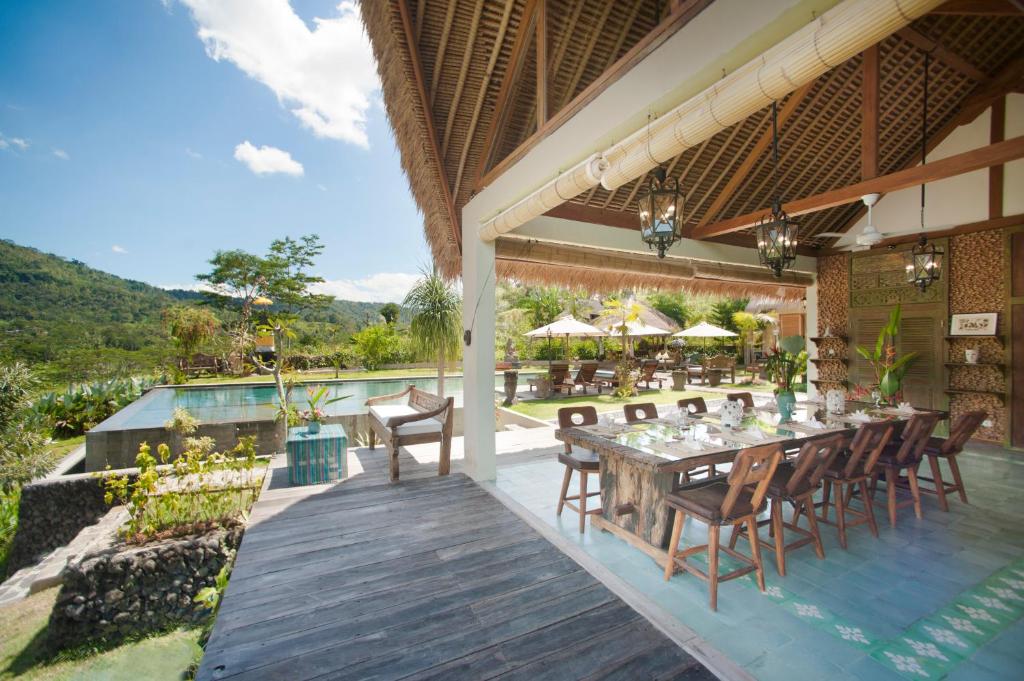 villa kropak pool1