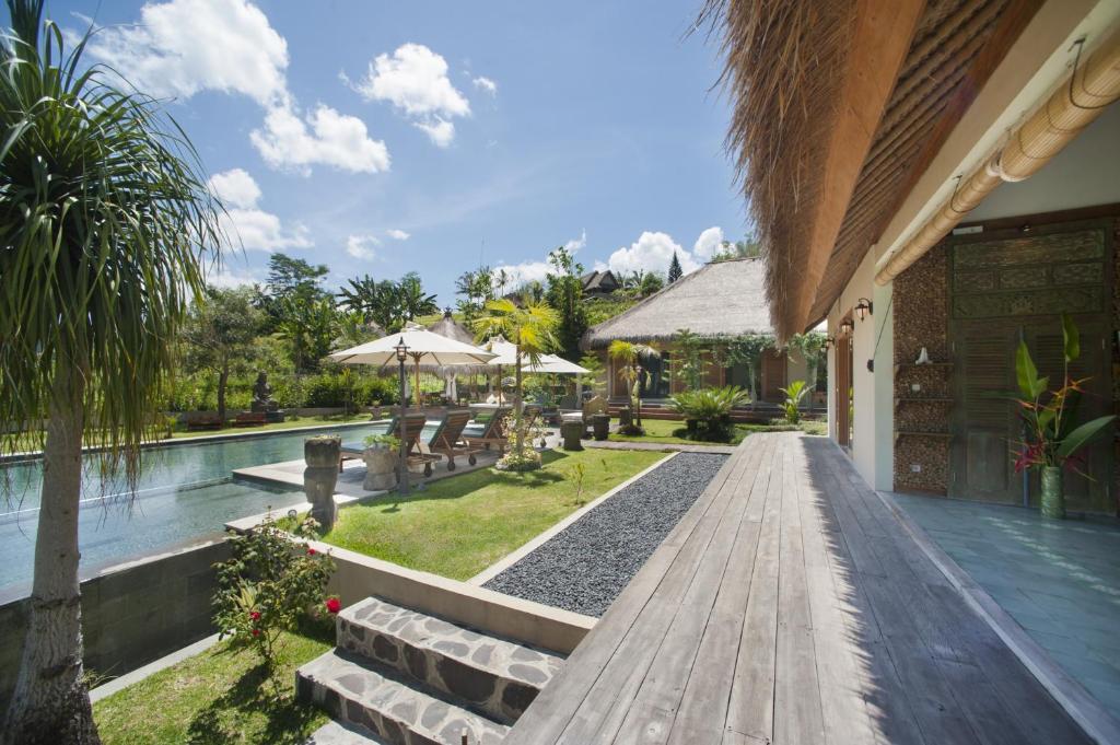 villa kropak pool4