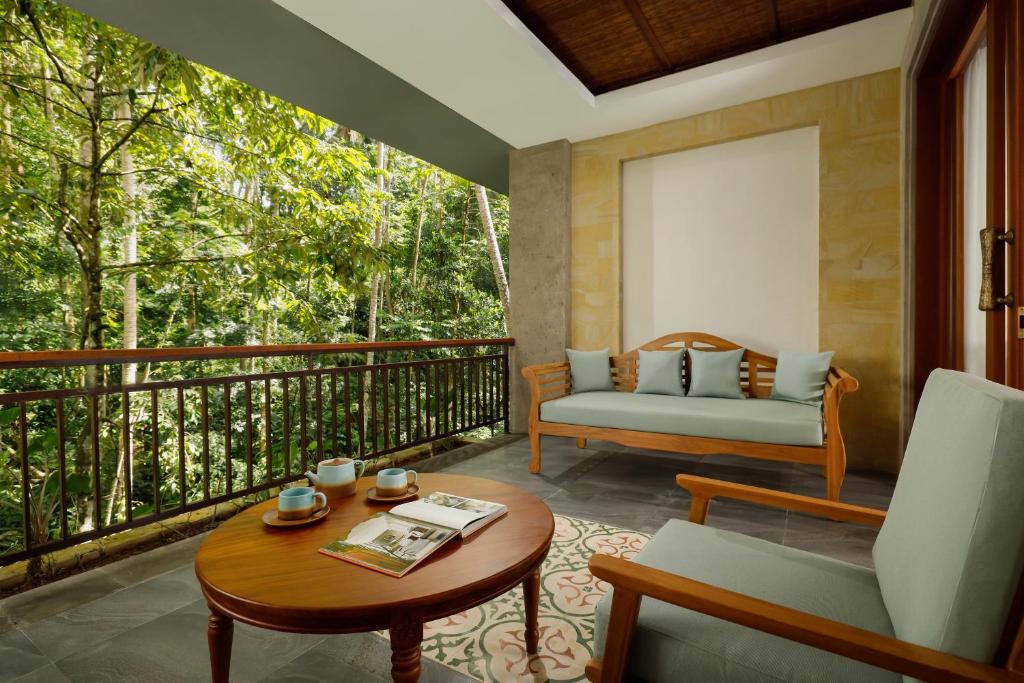 abisena ubud villa balcony view