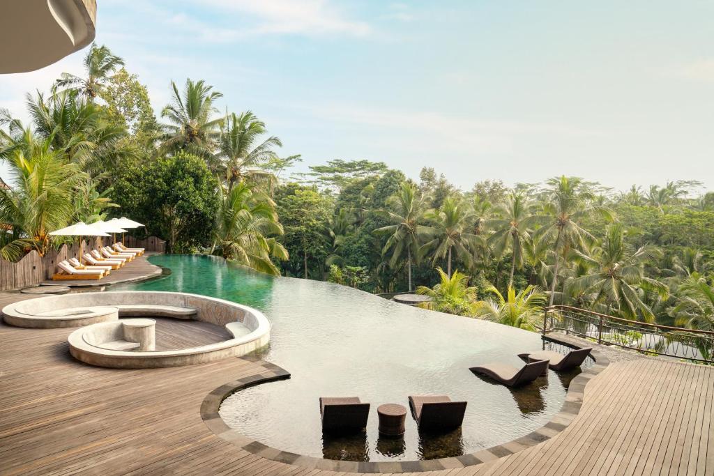 abisena ubud villa pool view