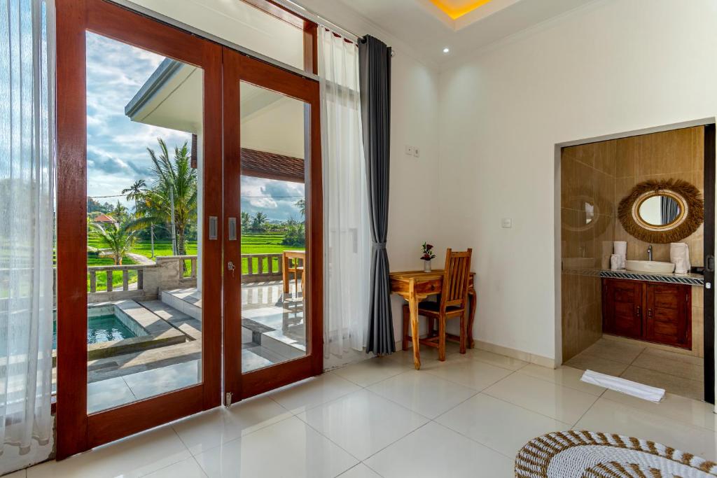 santhi villa pool and bathroom view