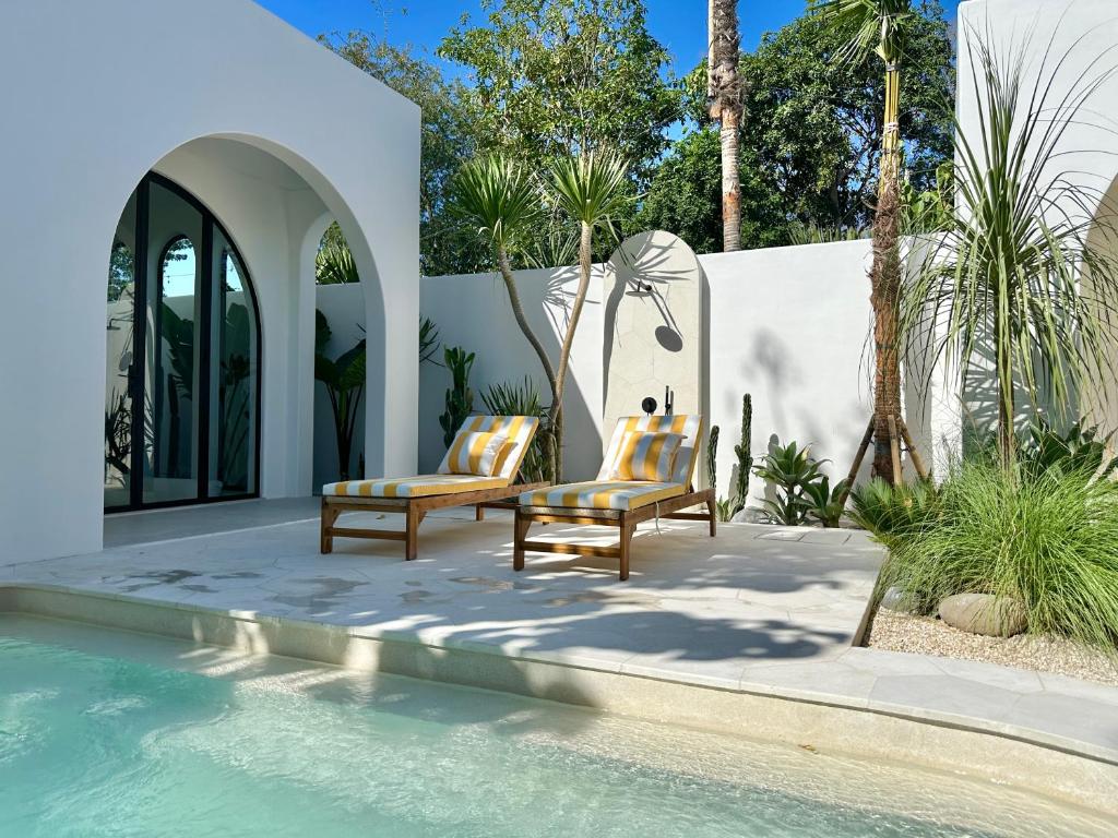 garden pool dolce villa