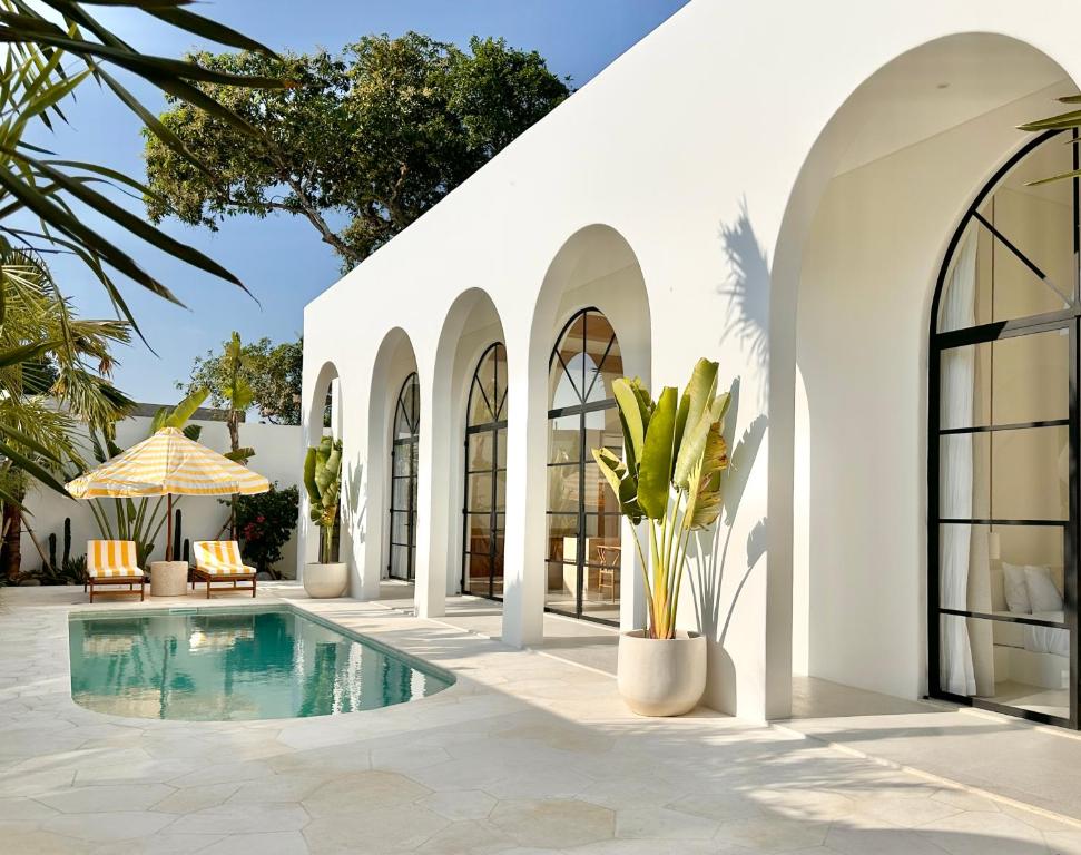 pool day dolce villa